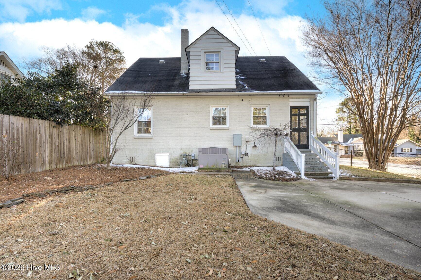 208 Clyde Avenue NW