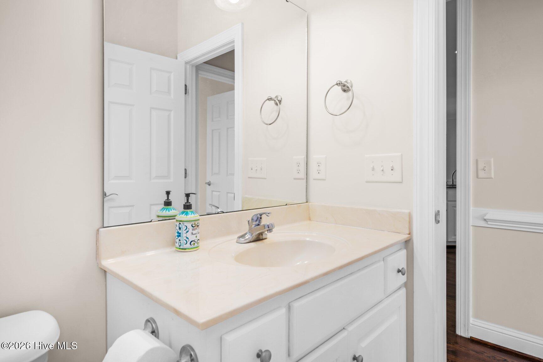 642 Chimney Hill Way