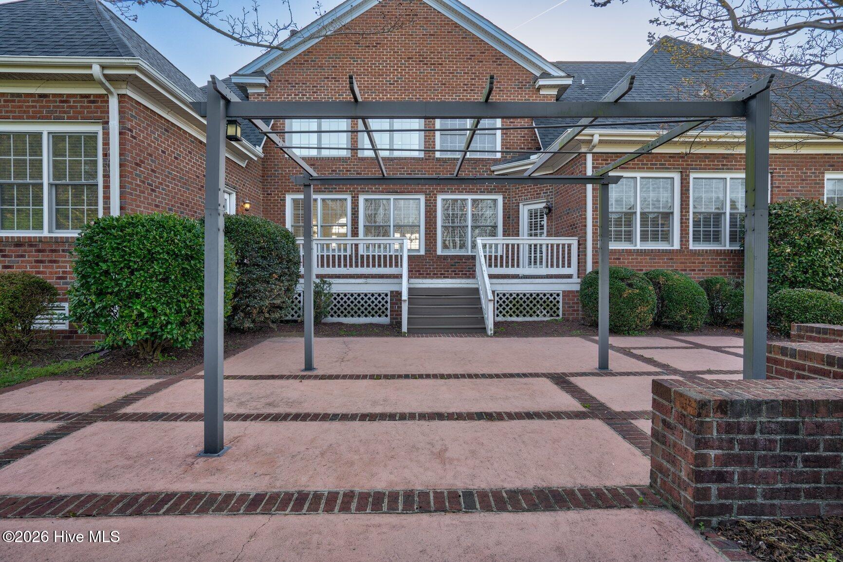 642 Chimney Hill Way