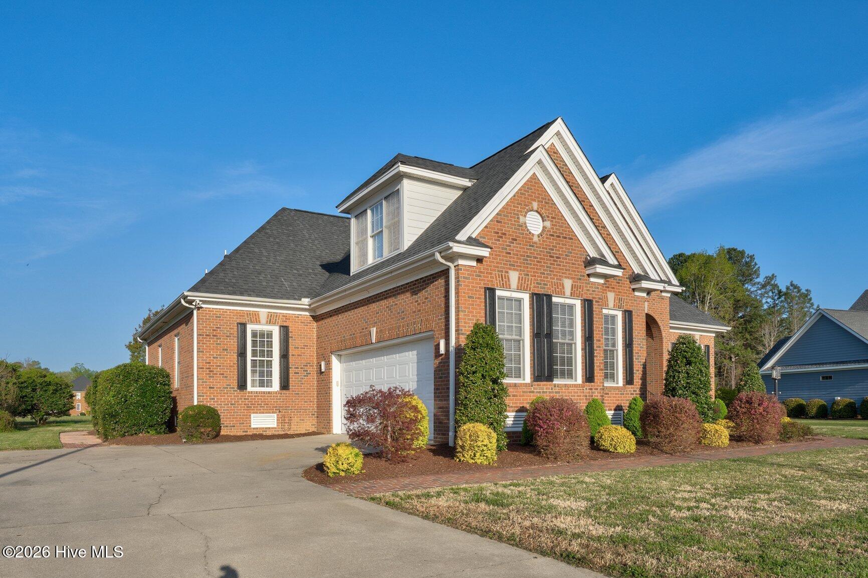 642 Chimney Hill Way