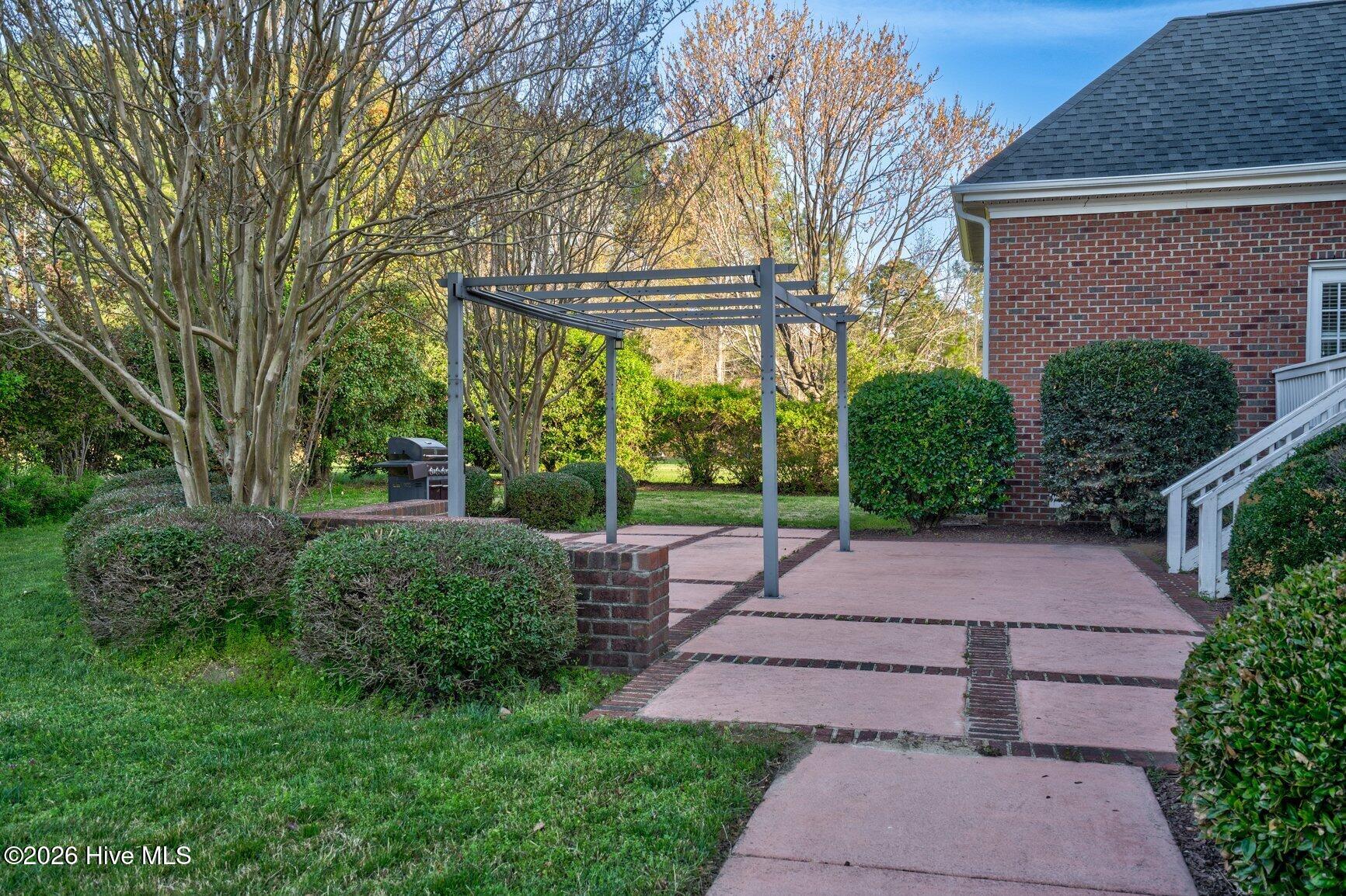 642 Chimney Hill Way