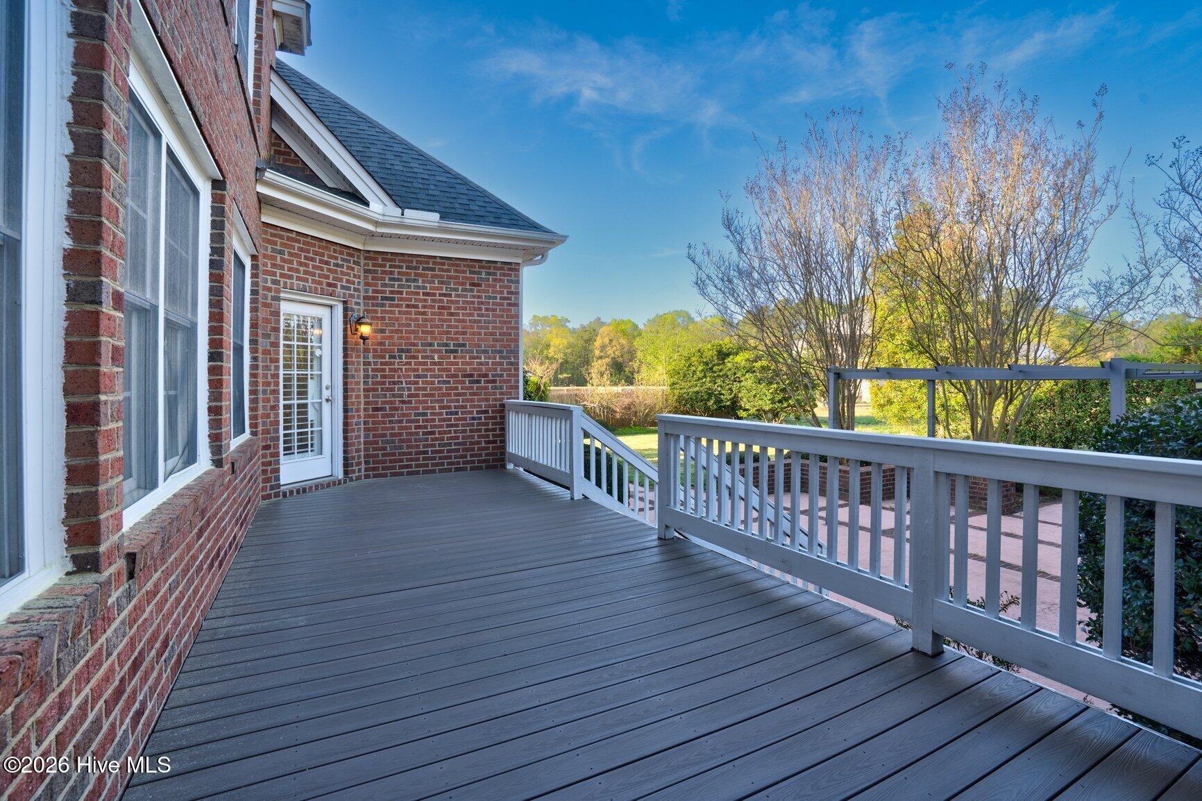 642 Chimney Hill Way