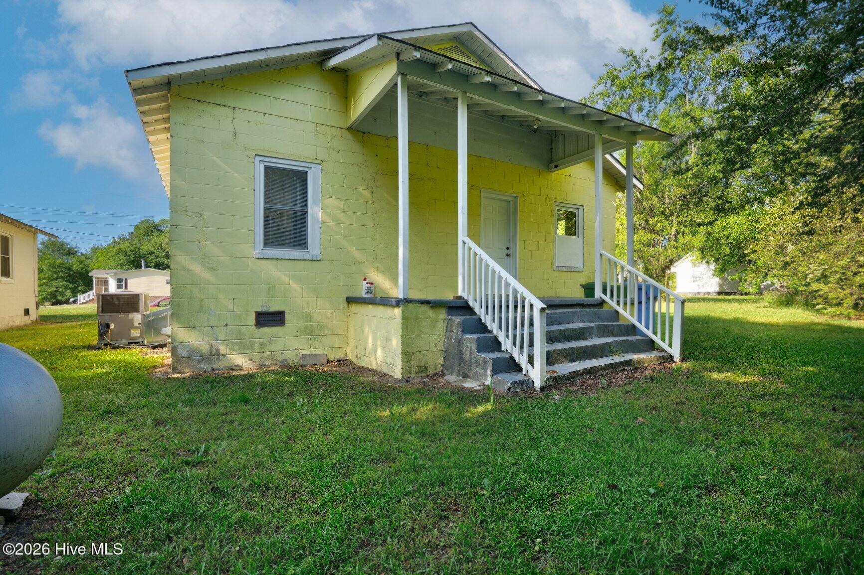 307 E Irwin Street