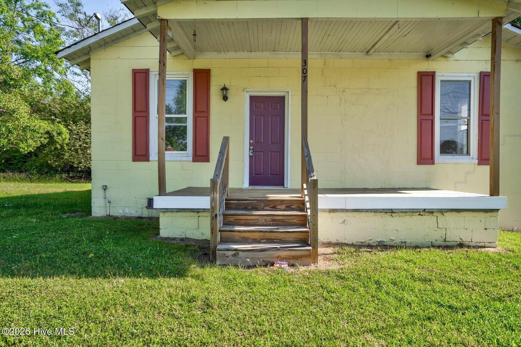 307 E Irwin Street
