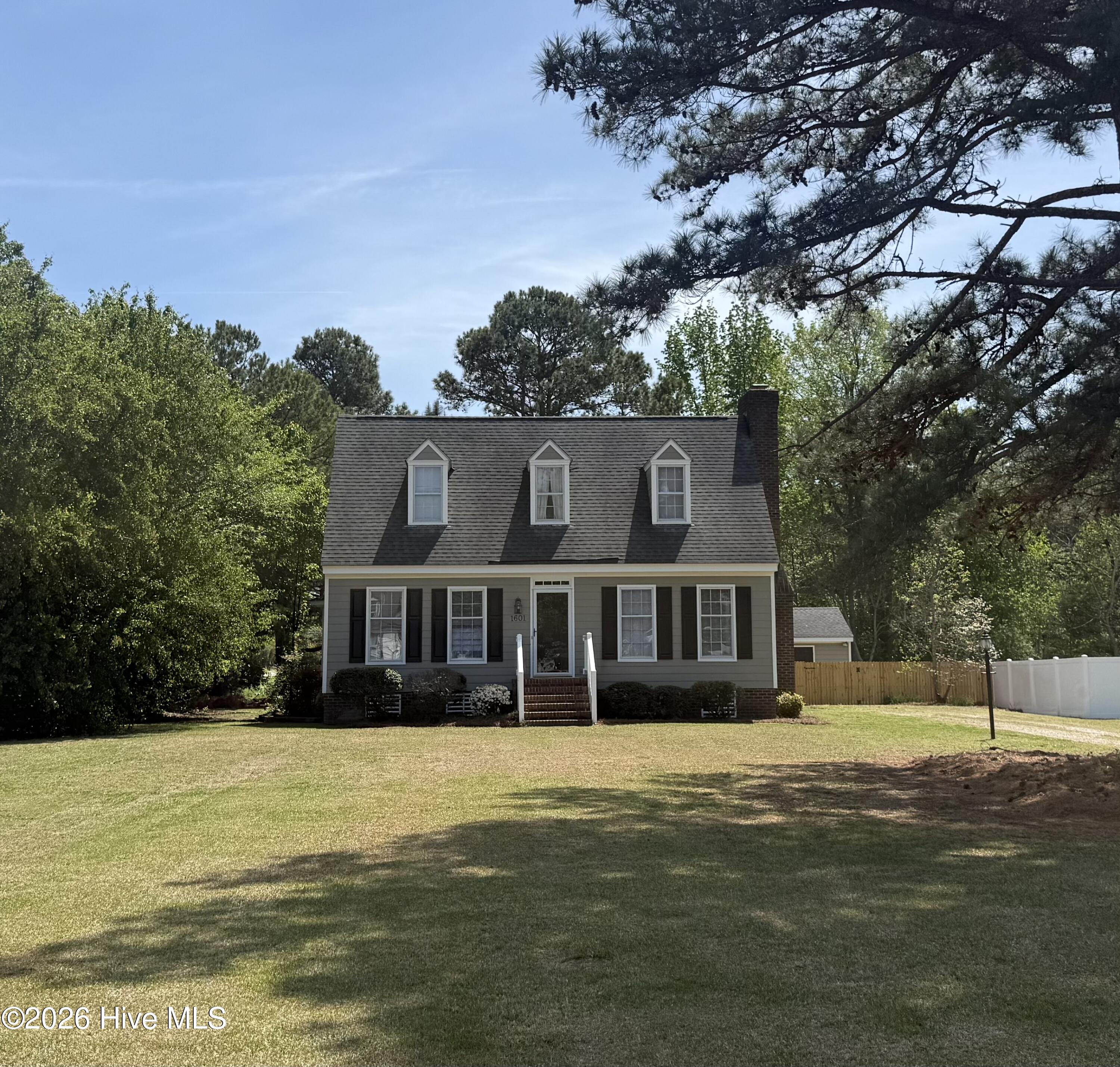 1601 Benvenue Forest Road