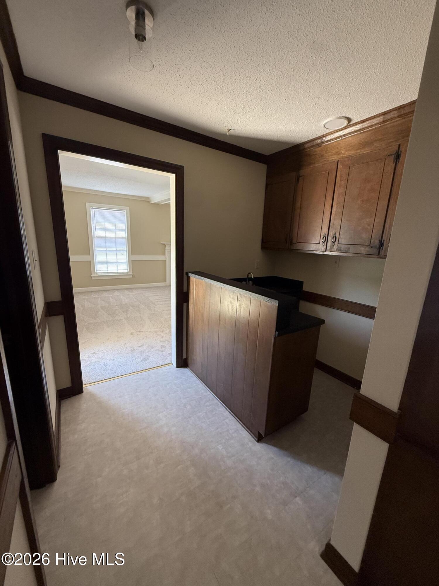 1601 Benvenue Forest Road