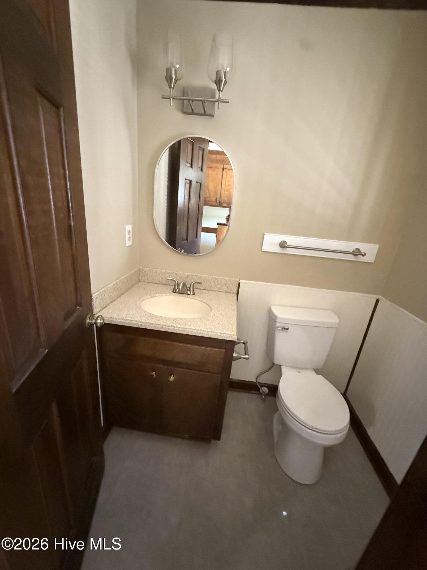 1601 Benvenue Forest Road