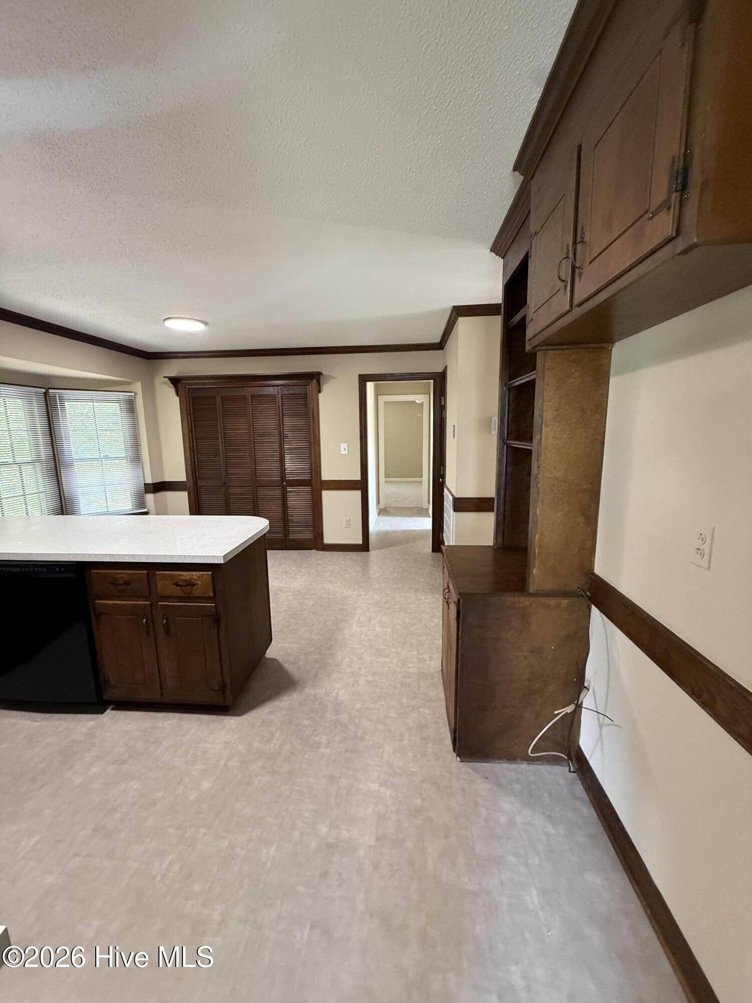 1601 Benvenue Forest Road