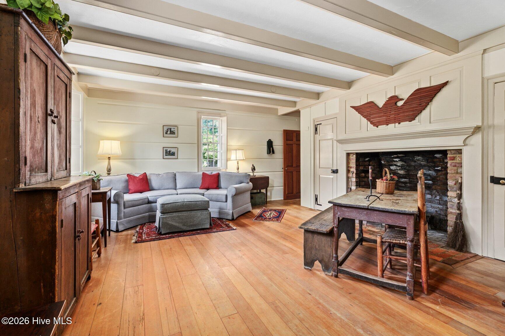 1516 Colony Drive