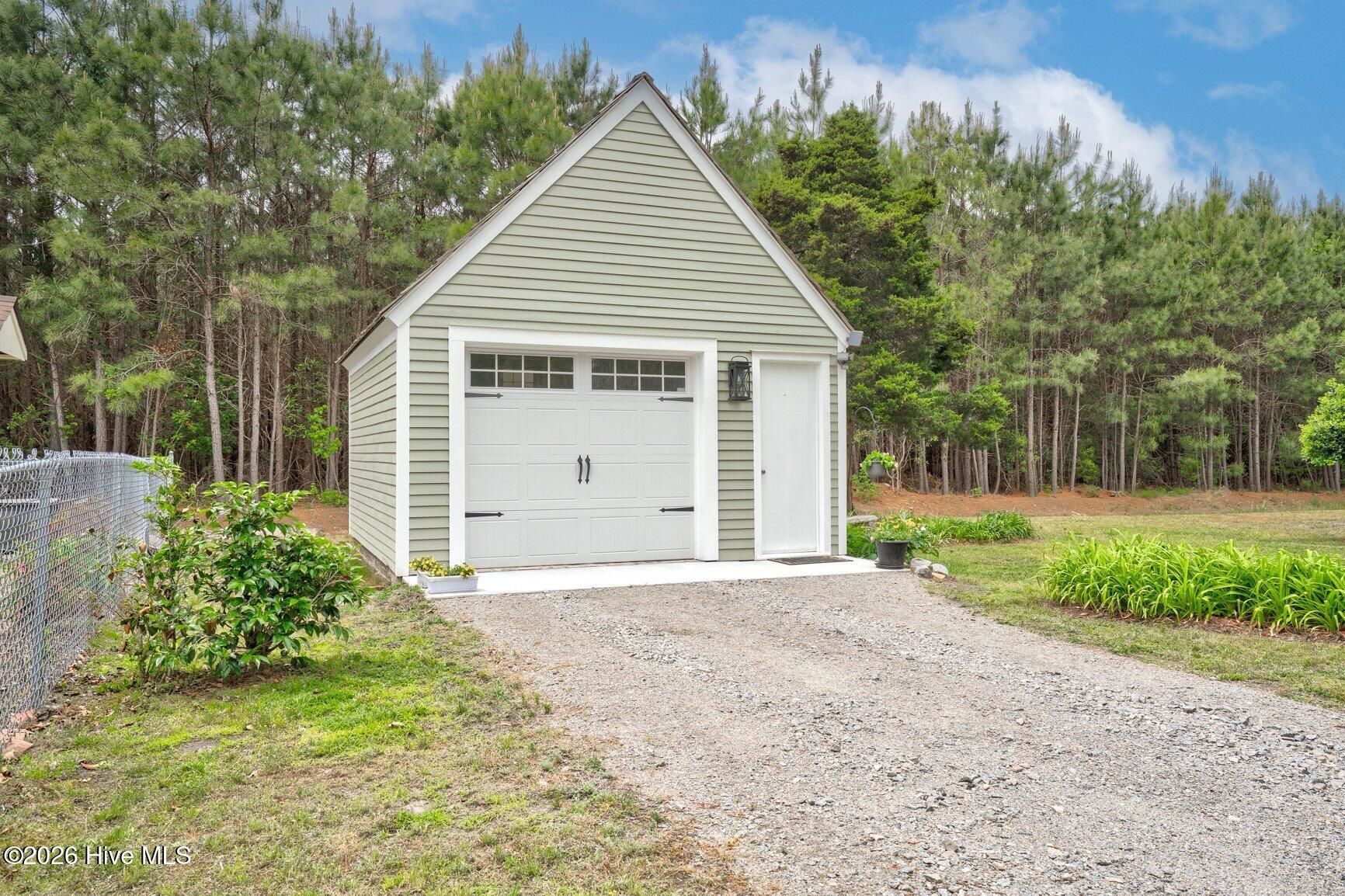 1516 Colony Drive