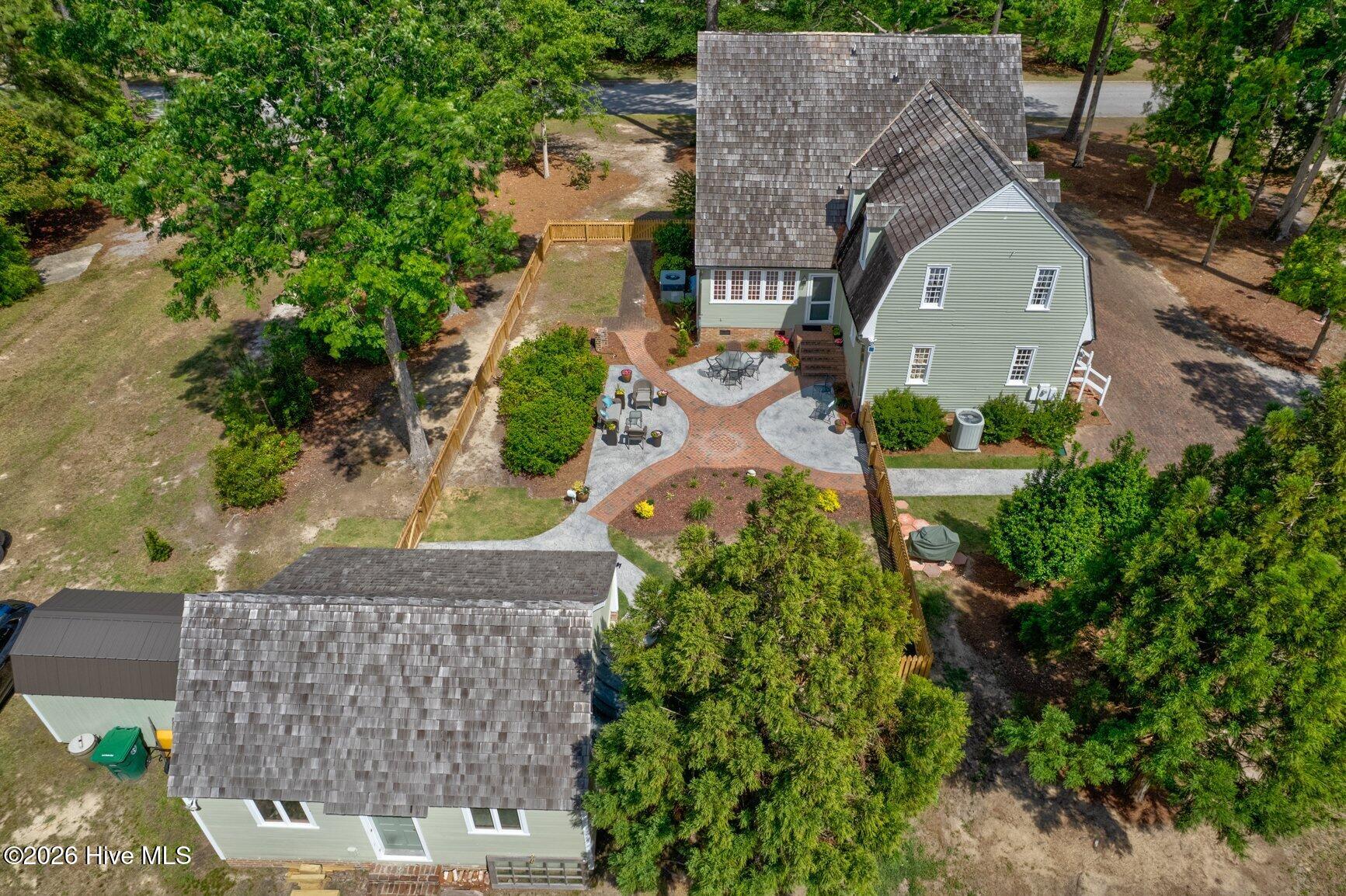 1516 Colony Drive