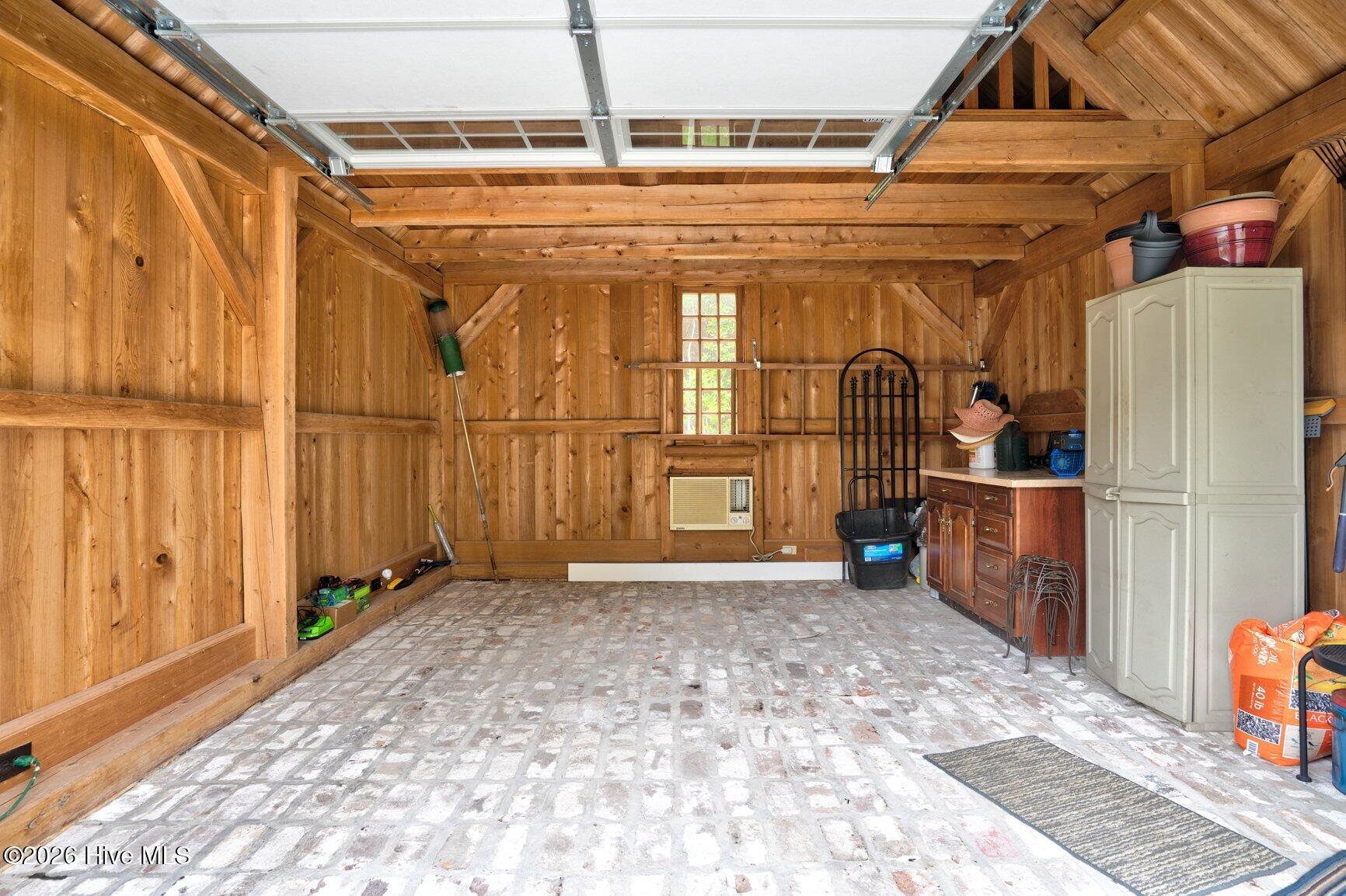 1516 Colony Drive