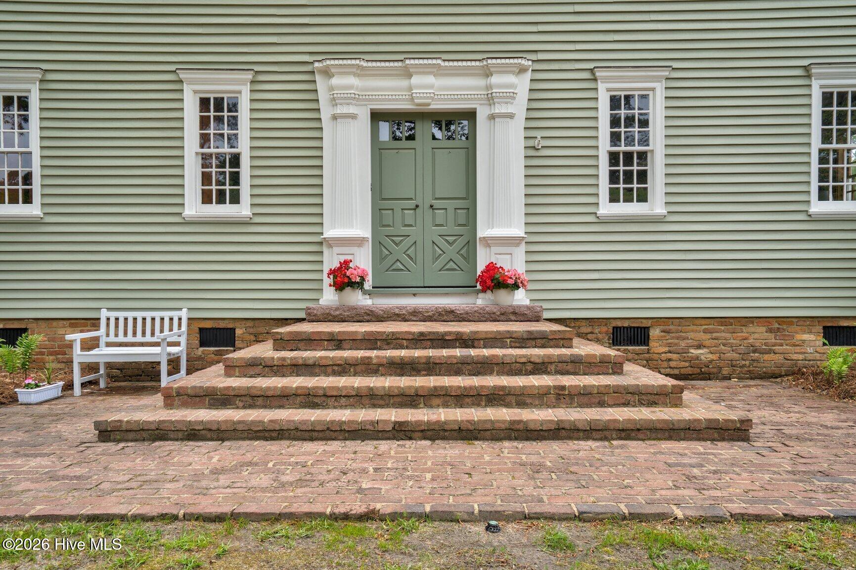 1516 Colony Drive