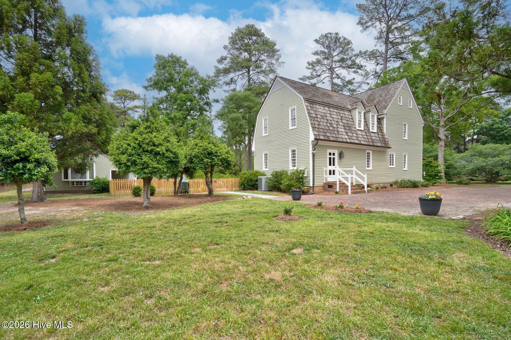 1516 Colony Drive