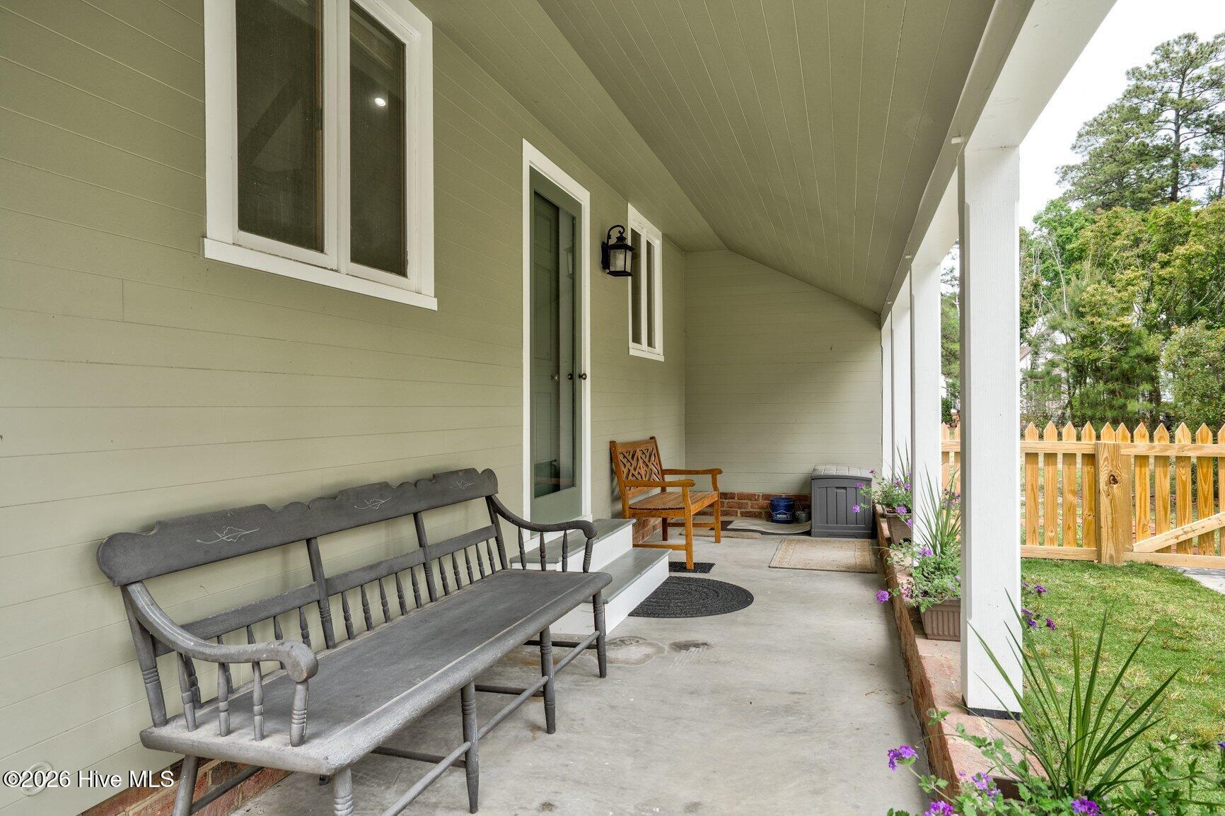 1516 Colony Drive