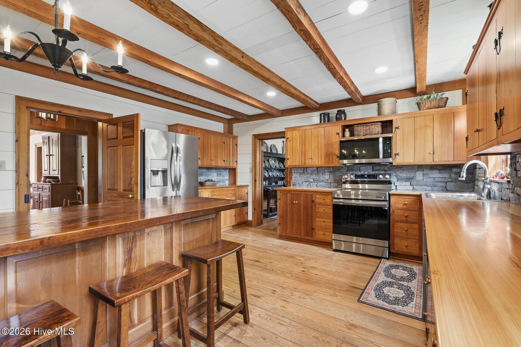 1516 Colony Drive