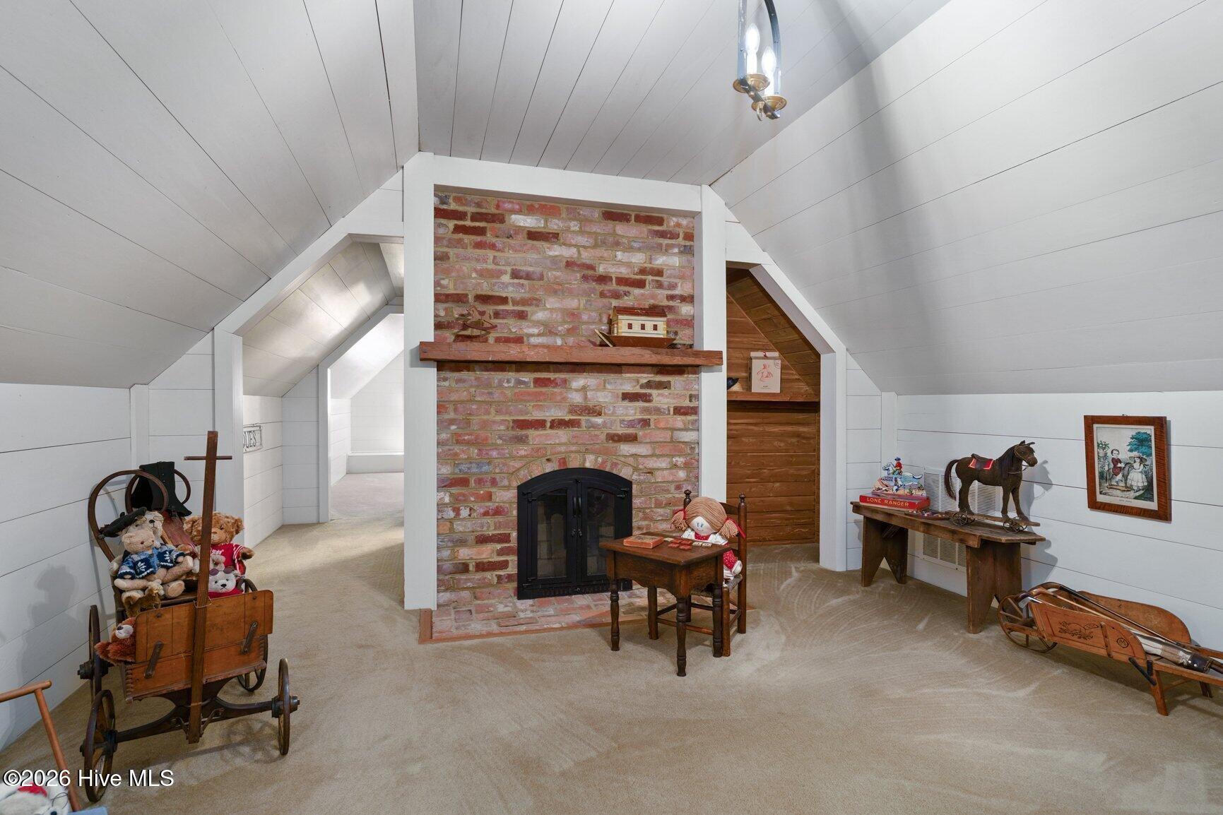 1516 Colony Drive