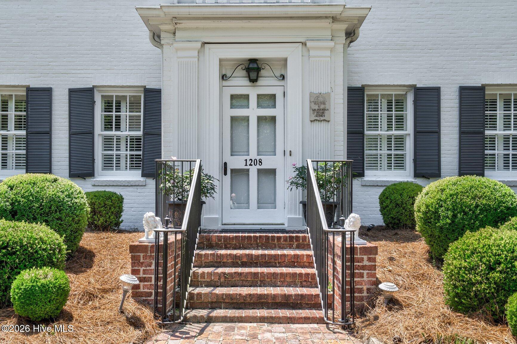 1208 N Main Street