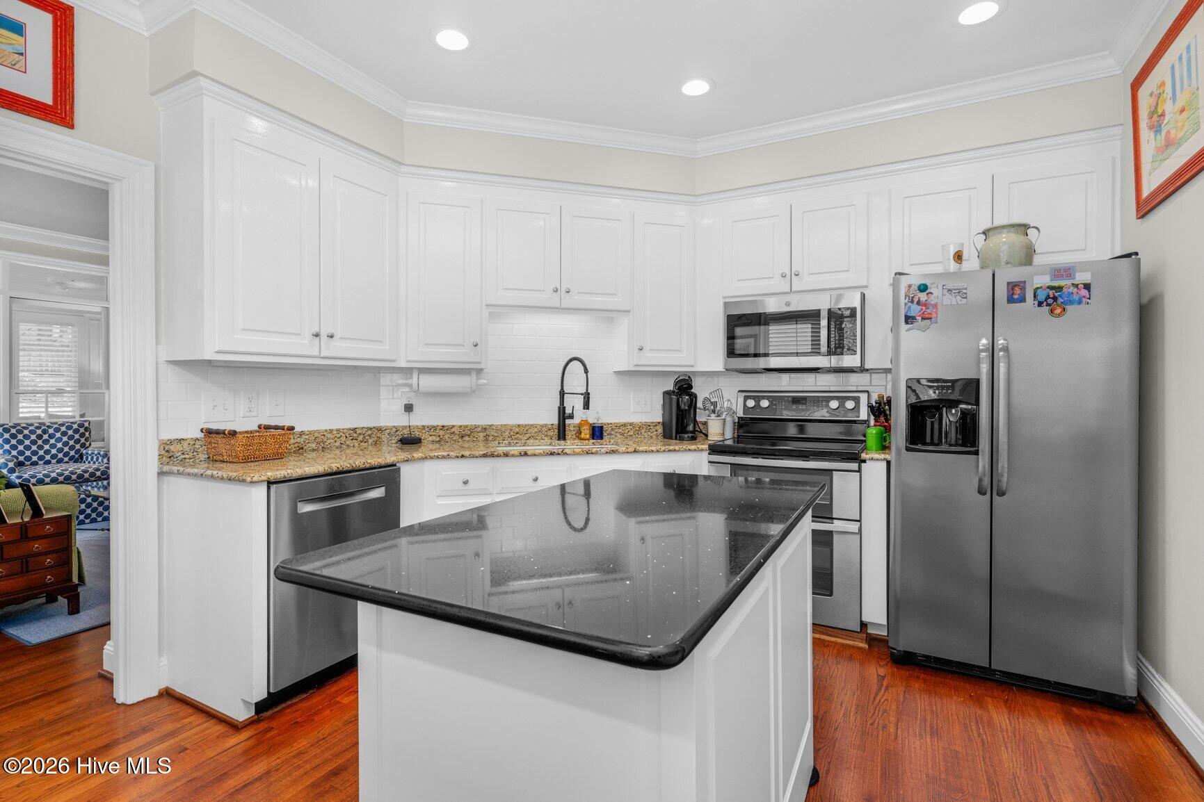 109 Cobblestone Court