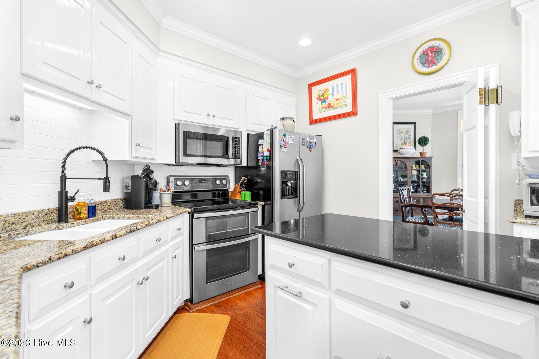 109 Cobblestone Court