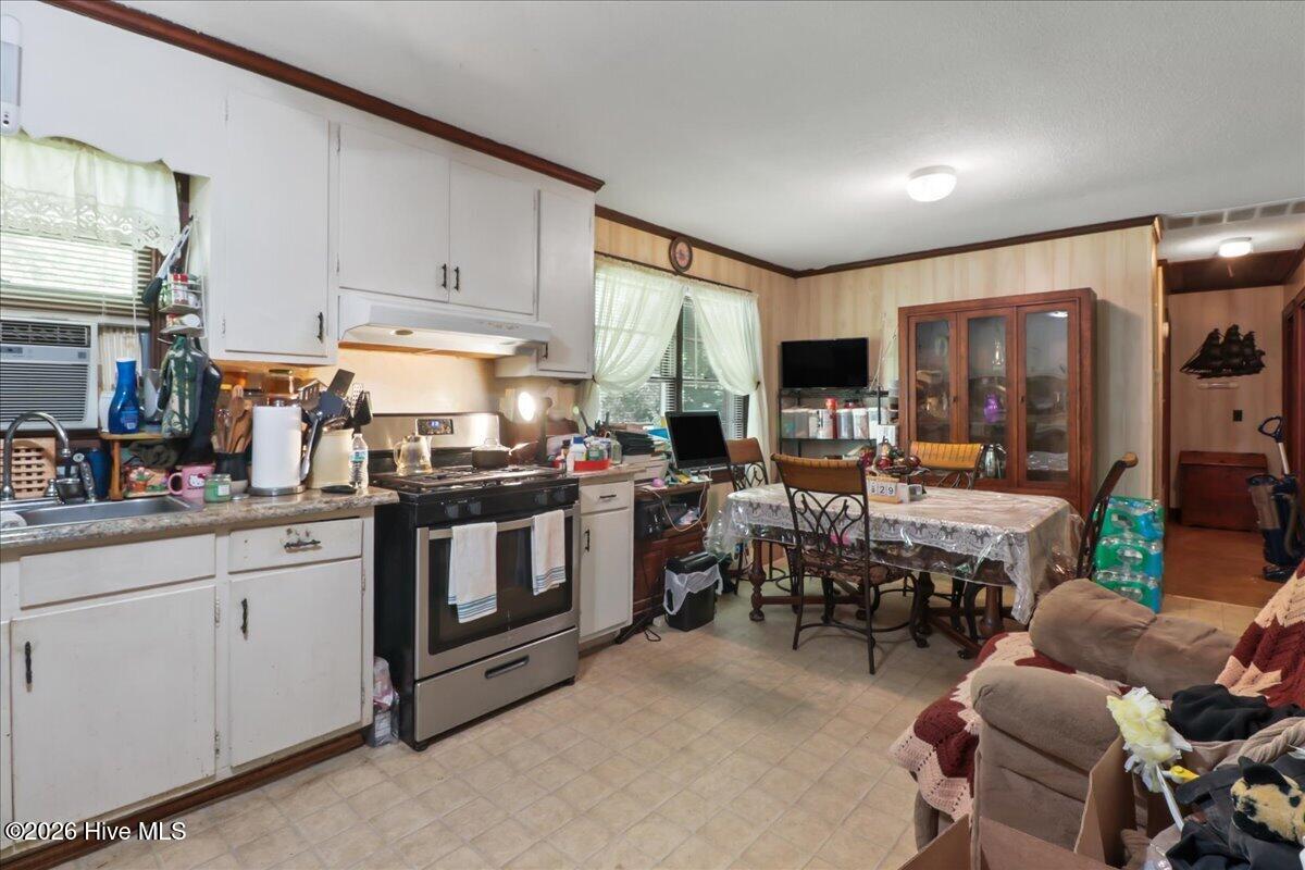 9781 Red Oak Road