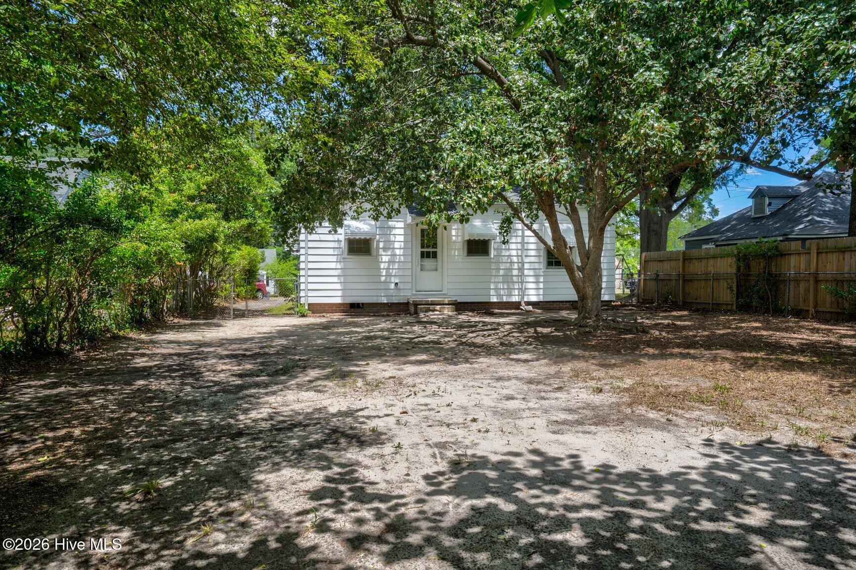 1209 W Thomas Street