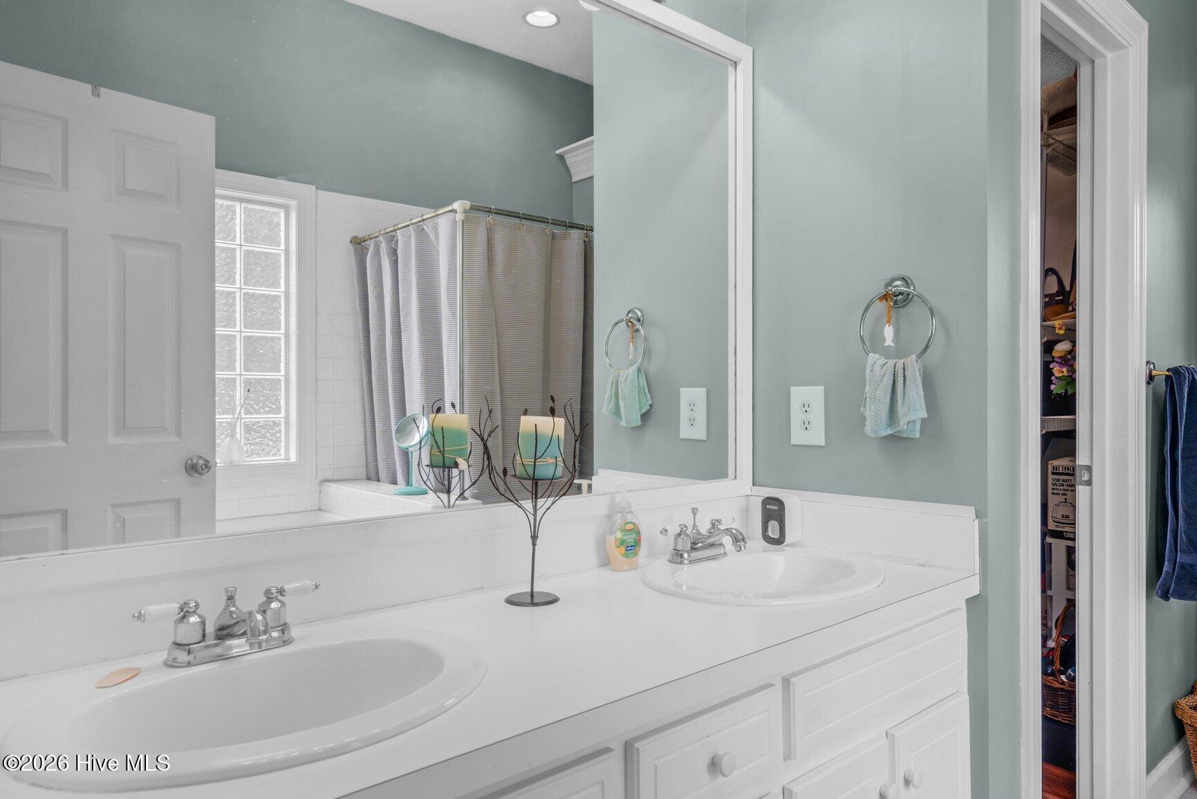 4827 Hunter Ridge Court