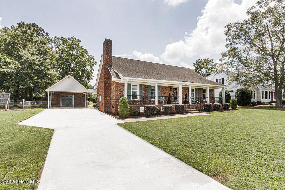 609 Golfers Lane