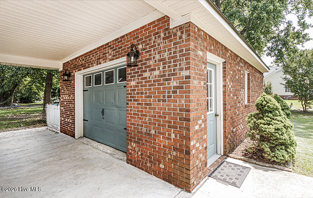 609 Golfers Lane