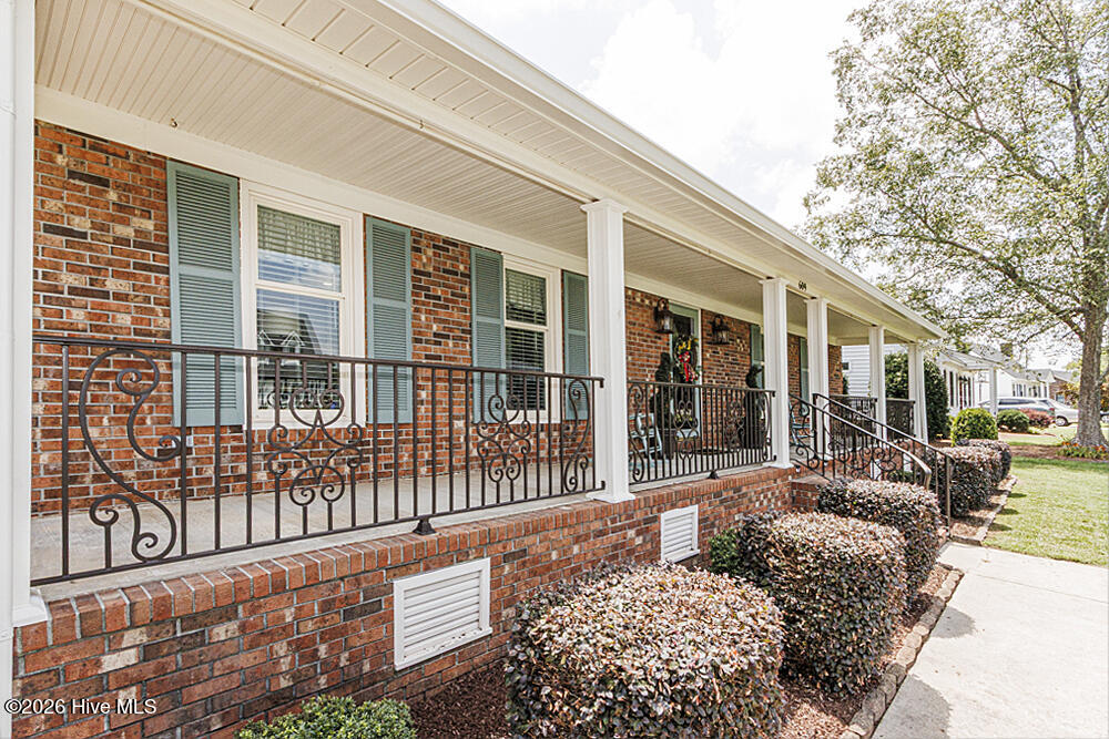 609 Golfers Lane