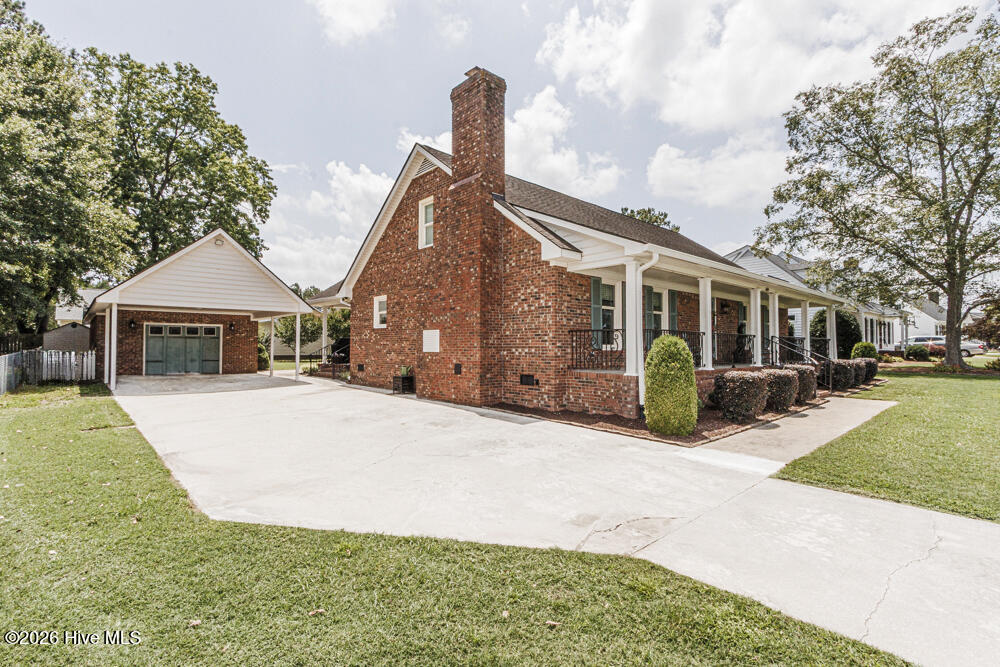 609 Golfers Lane