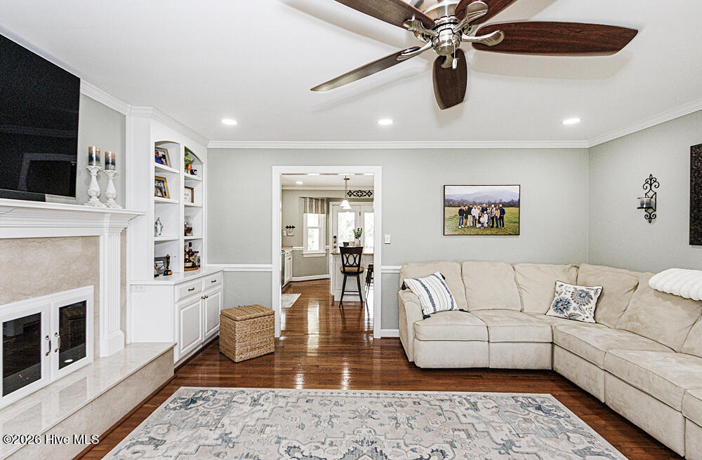 609 Golfers Lane