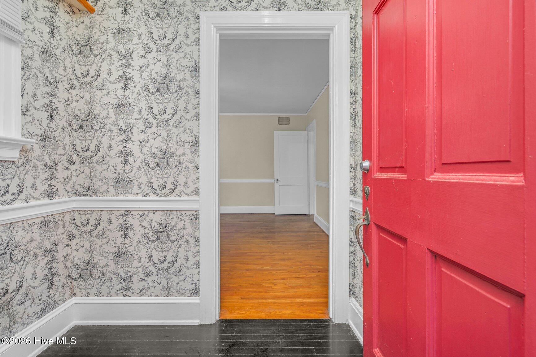 1041 Lafayette Avenue