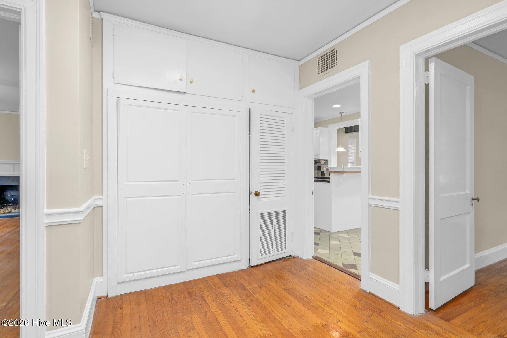 1041 Lafayette Avenue