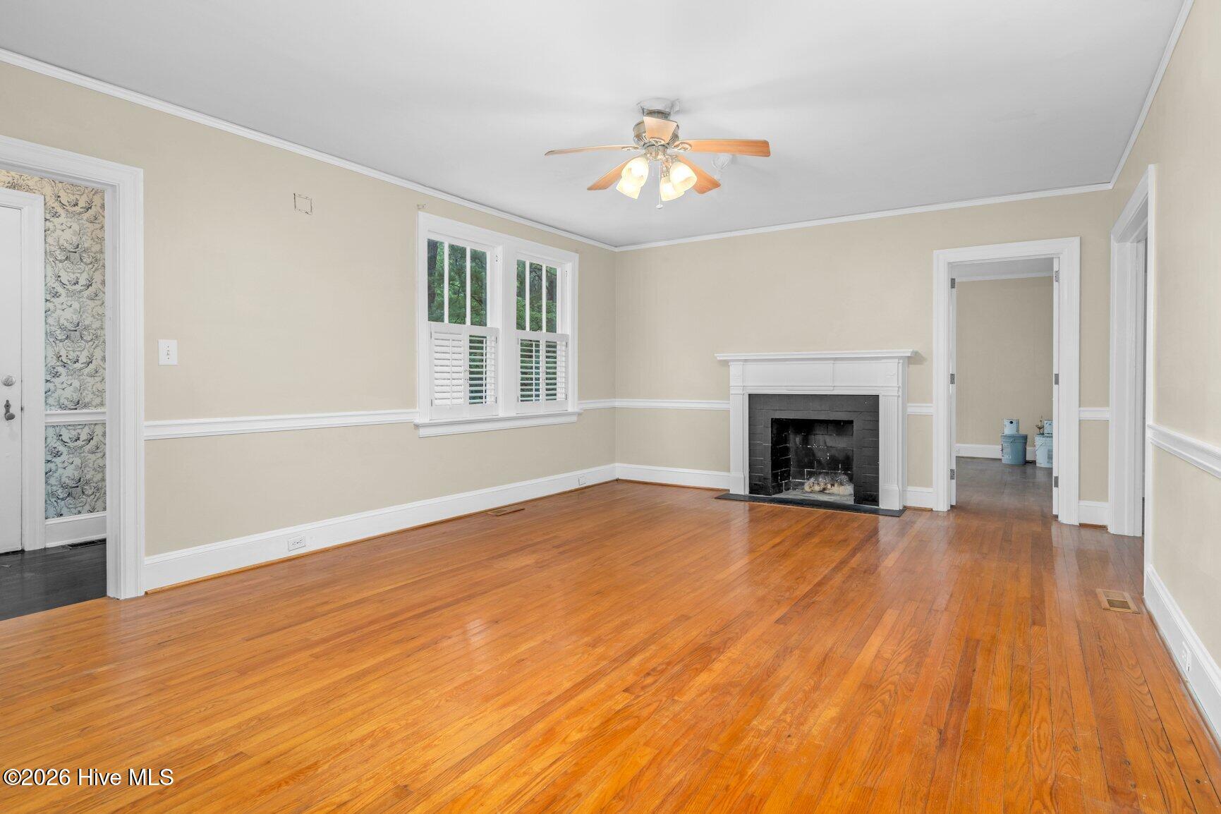 1041 Lafayette Avenue