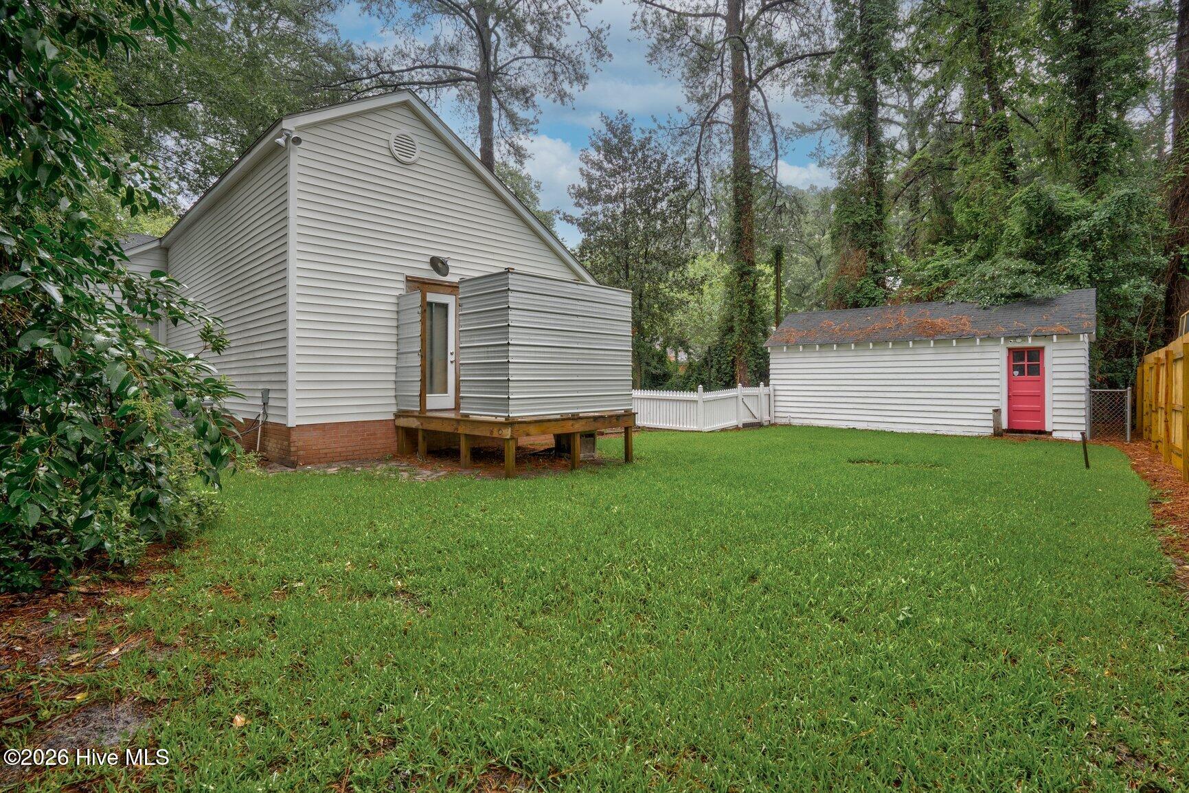 1041 Lafayette Avenue