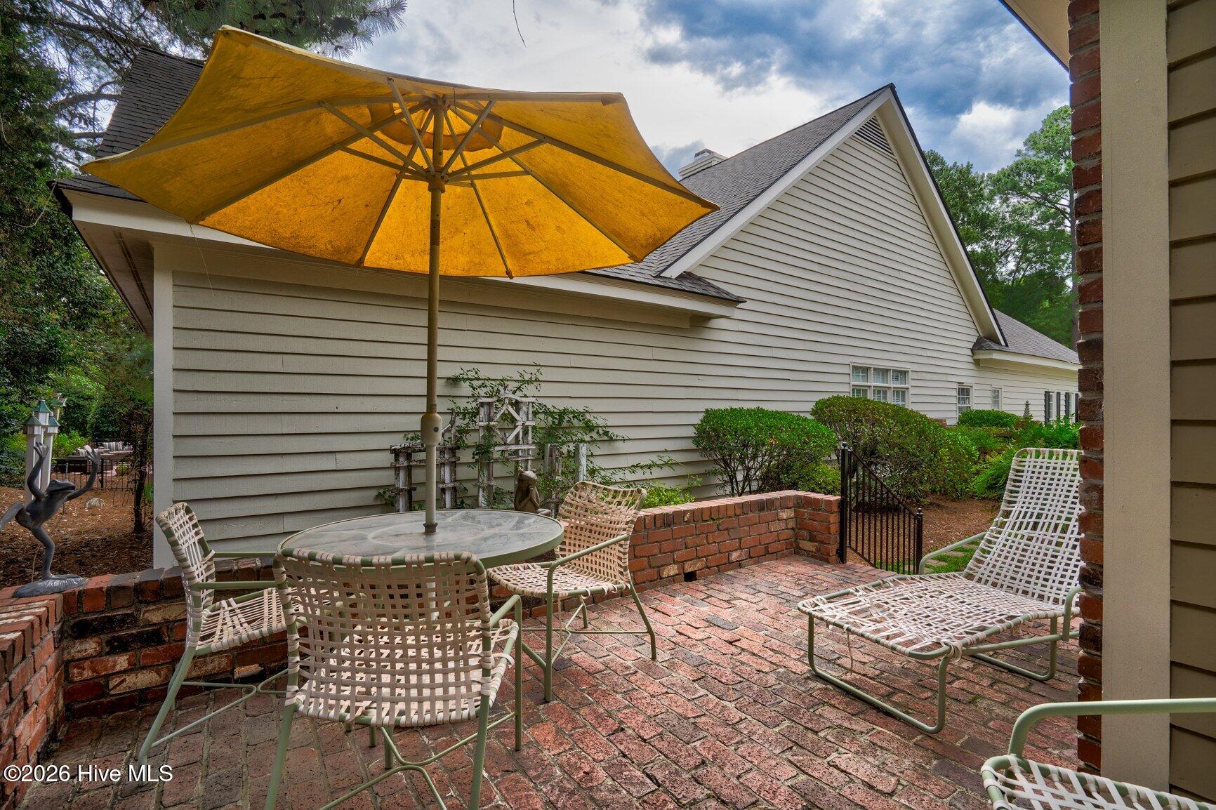 108 Cobblestone Court