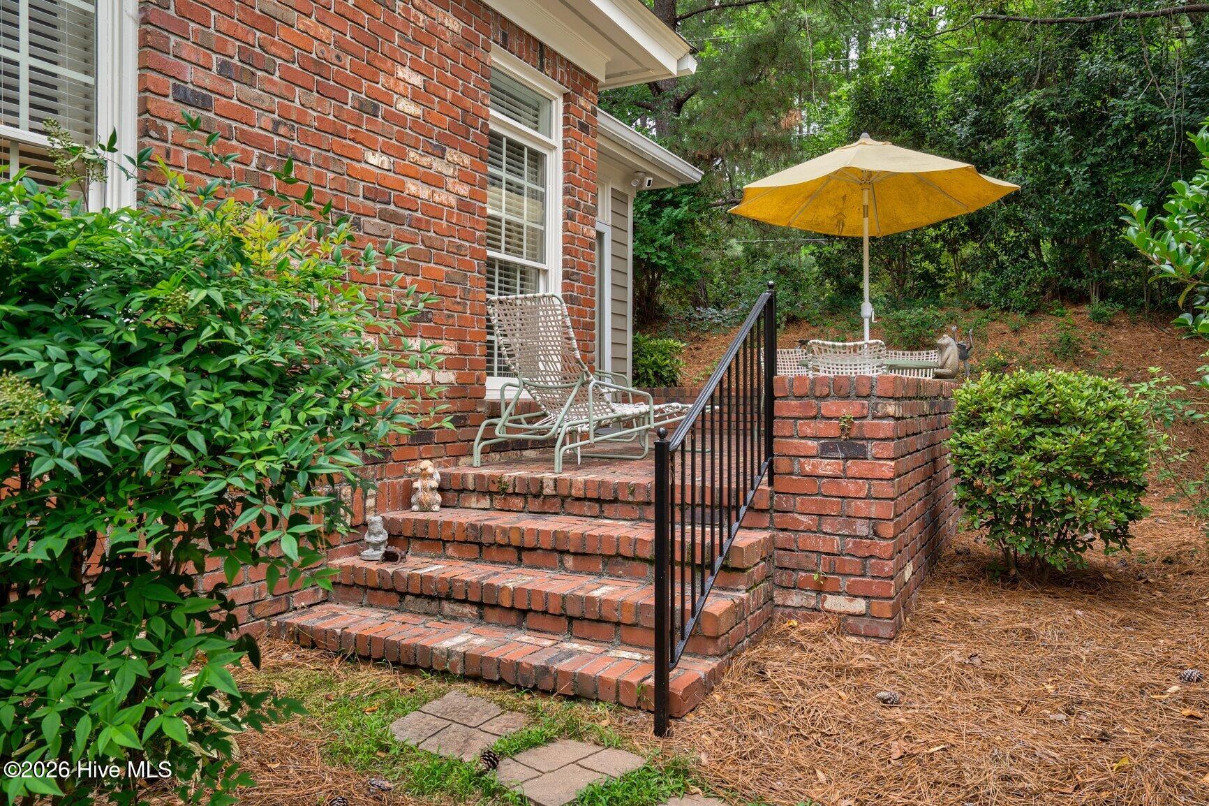 108 Cobblestone Court