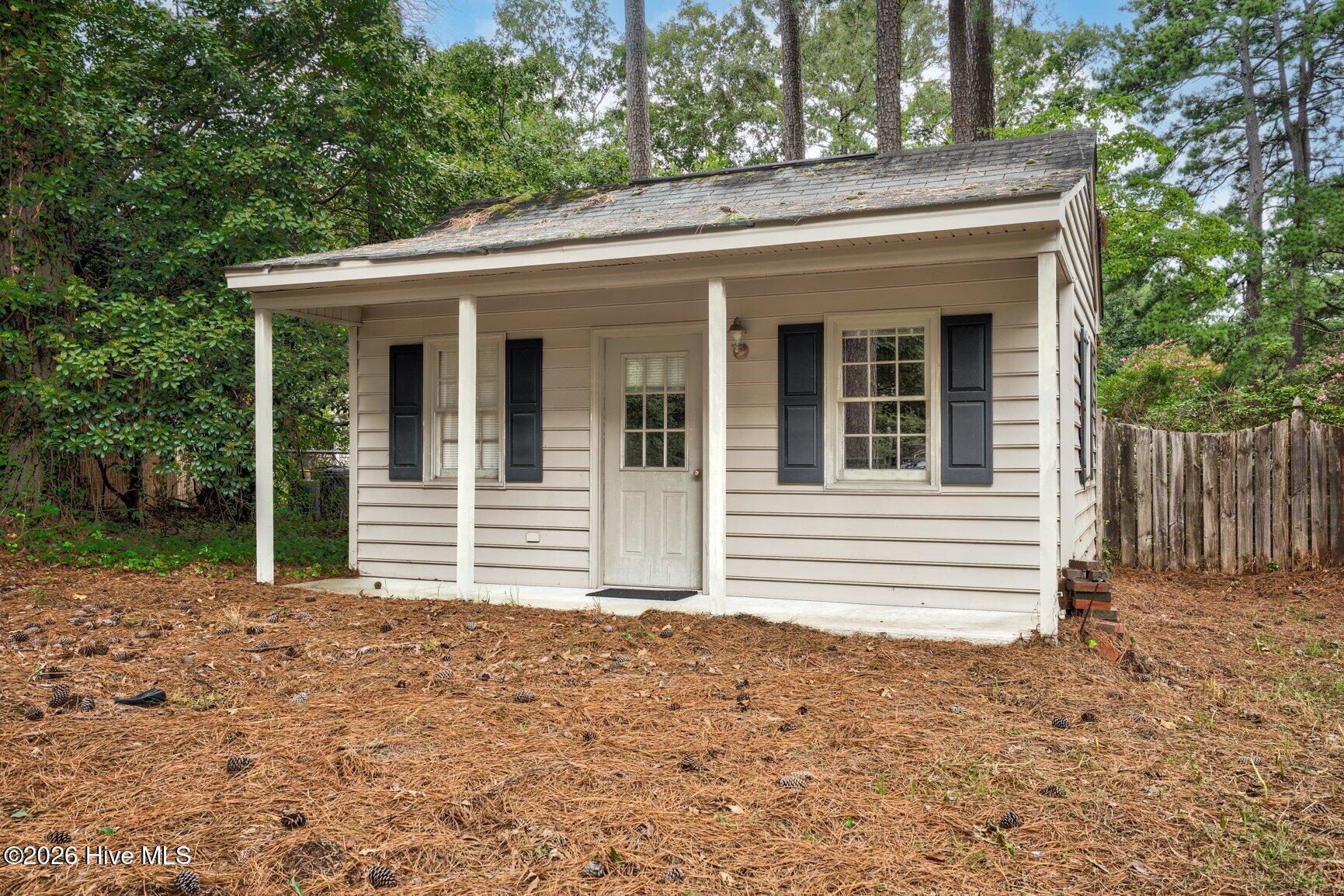 4001 Lochinvar Lane