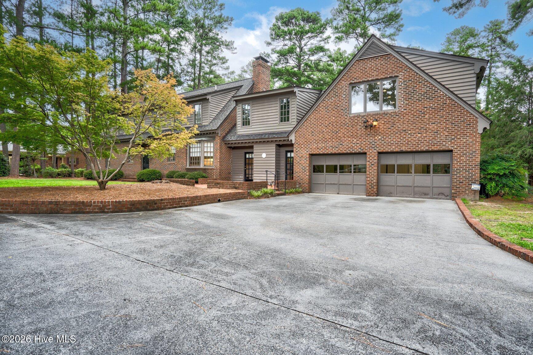 4001 Lochinvar Lane