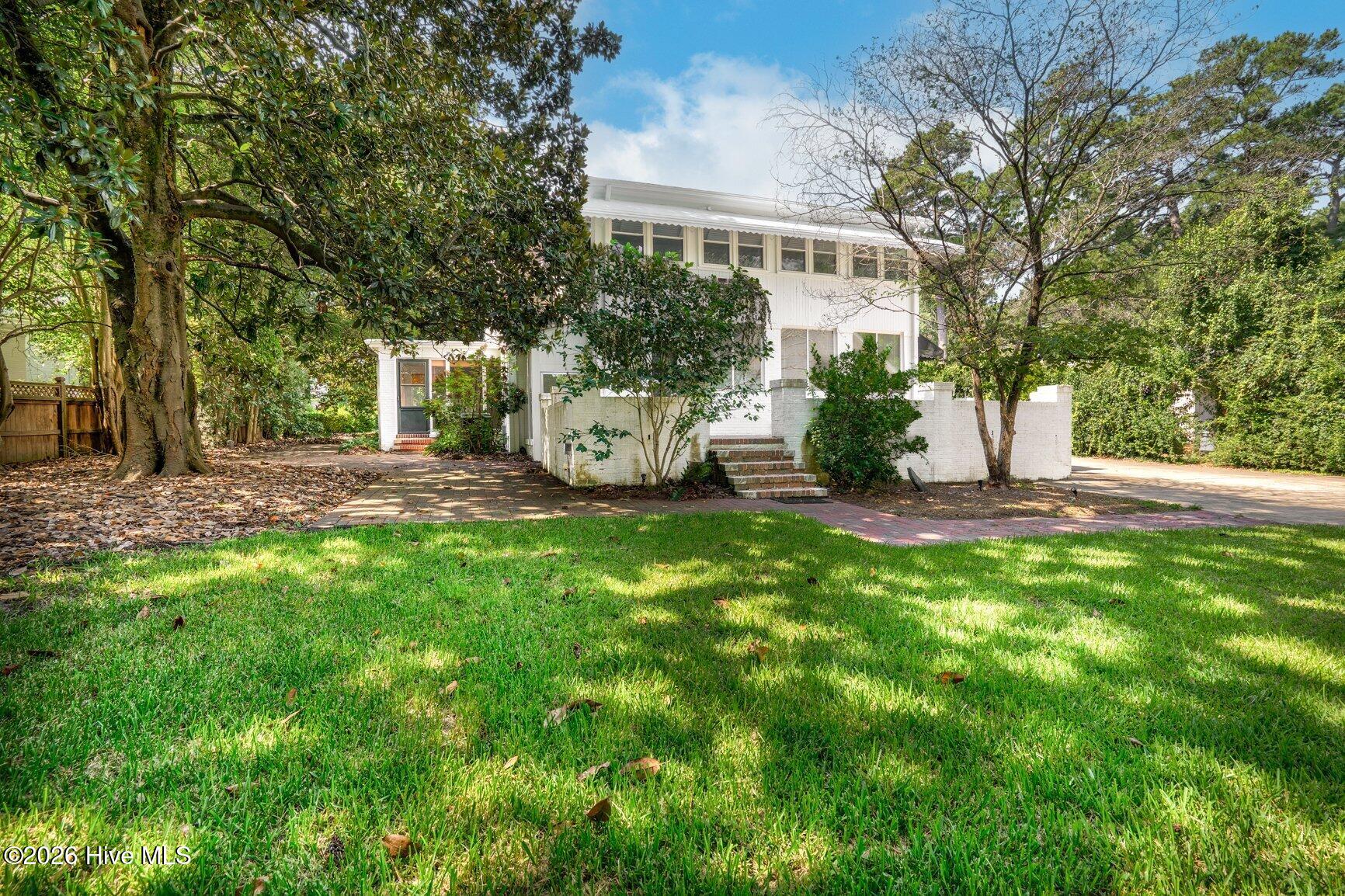 1608 Lafayette Avenue