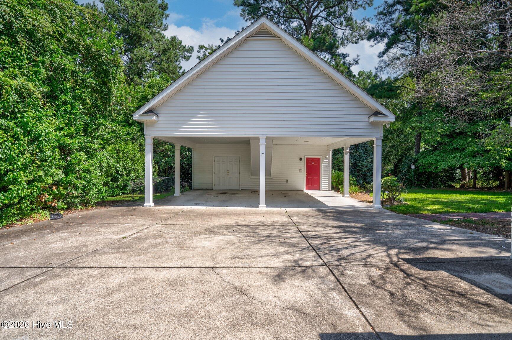 1608 Lafayette Avenue