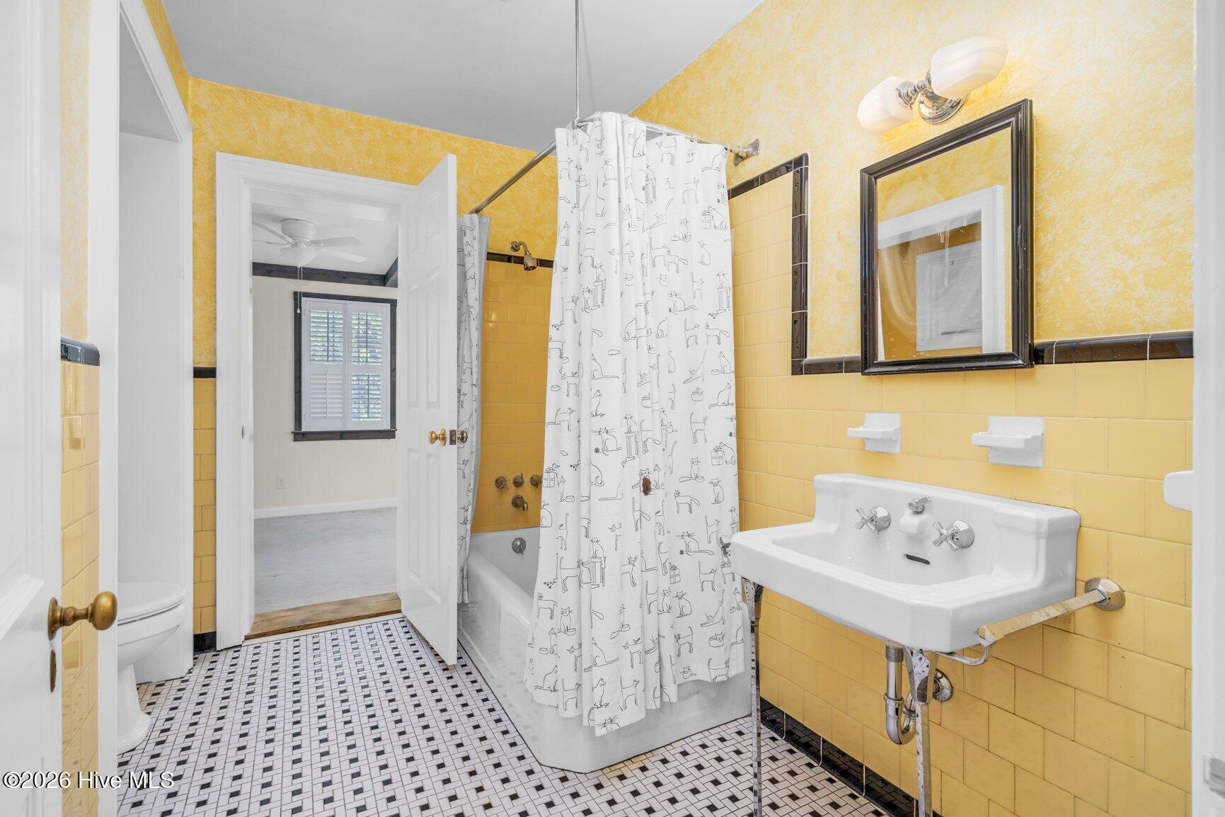 1608 Lafayette Avenue
