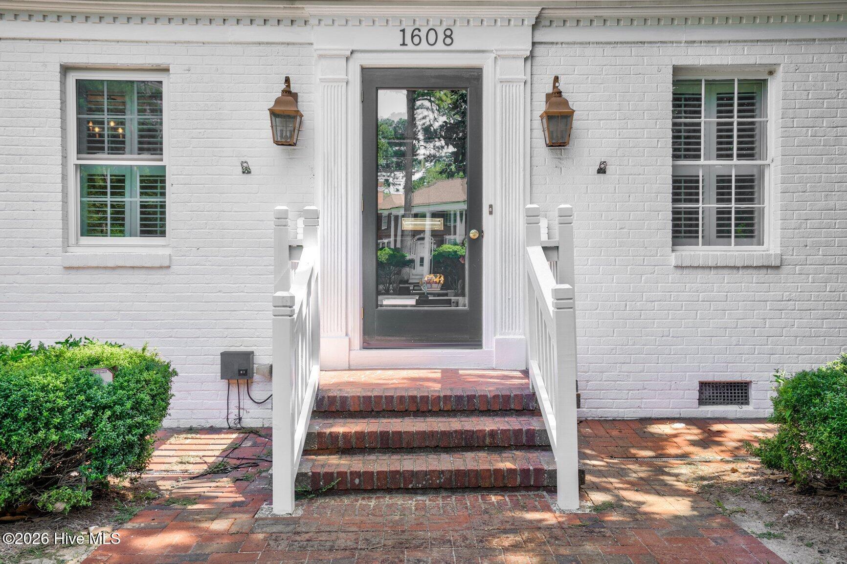 1608 Lafayette Avenue