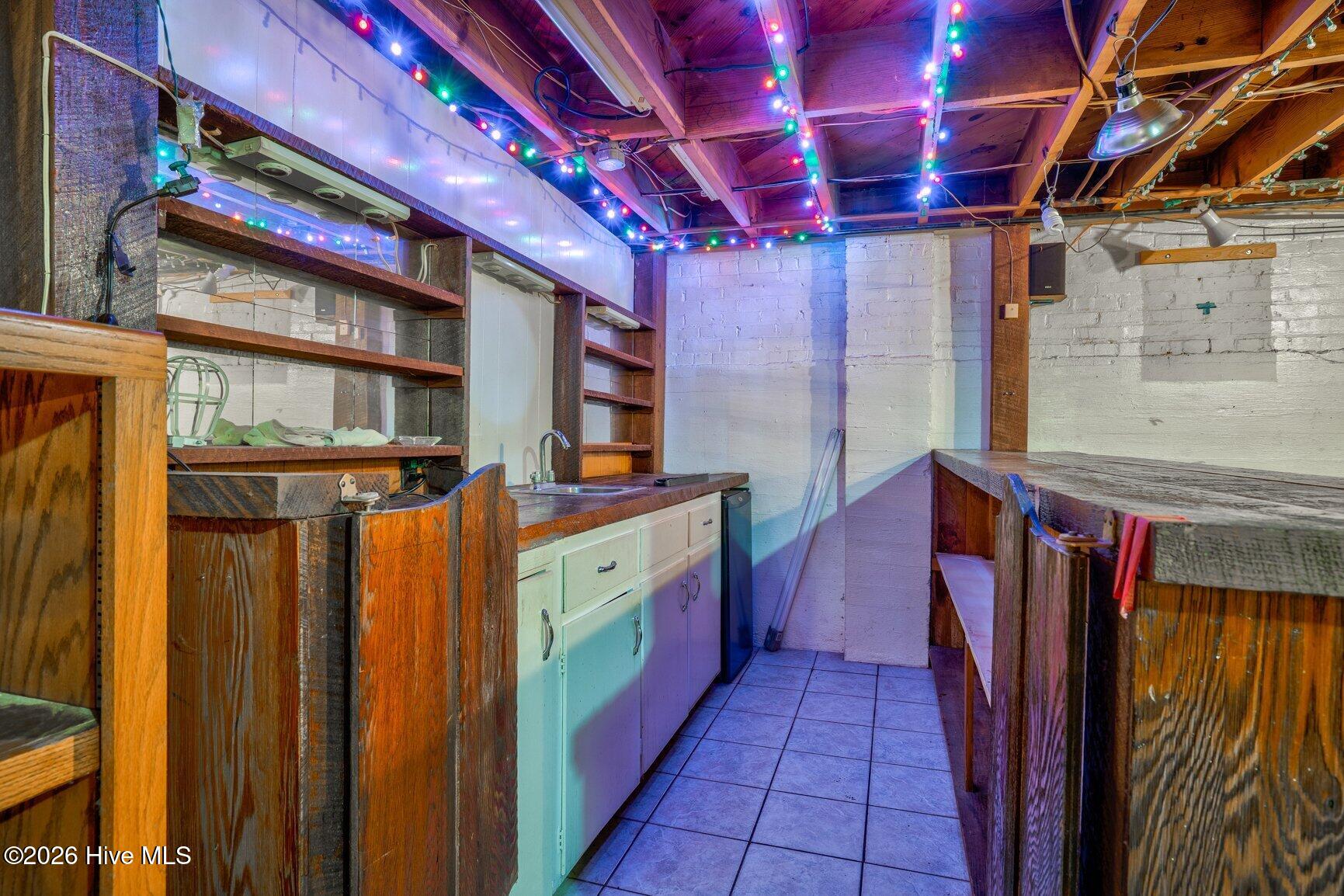 1608 Lafayette Avenue