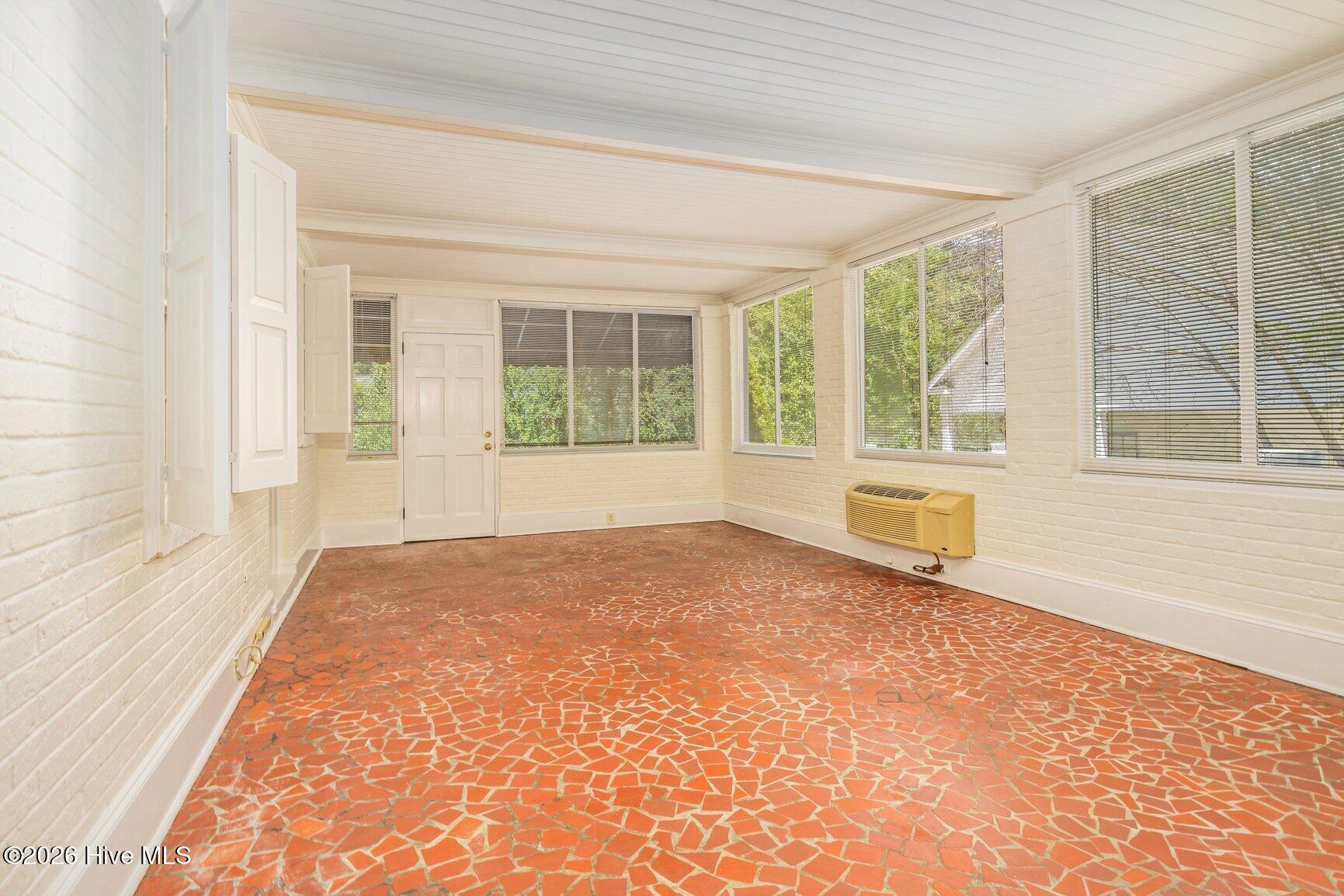 1608 Lafayette Avenue