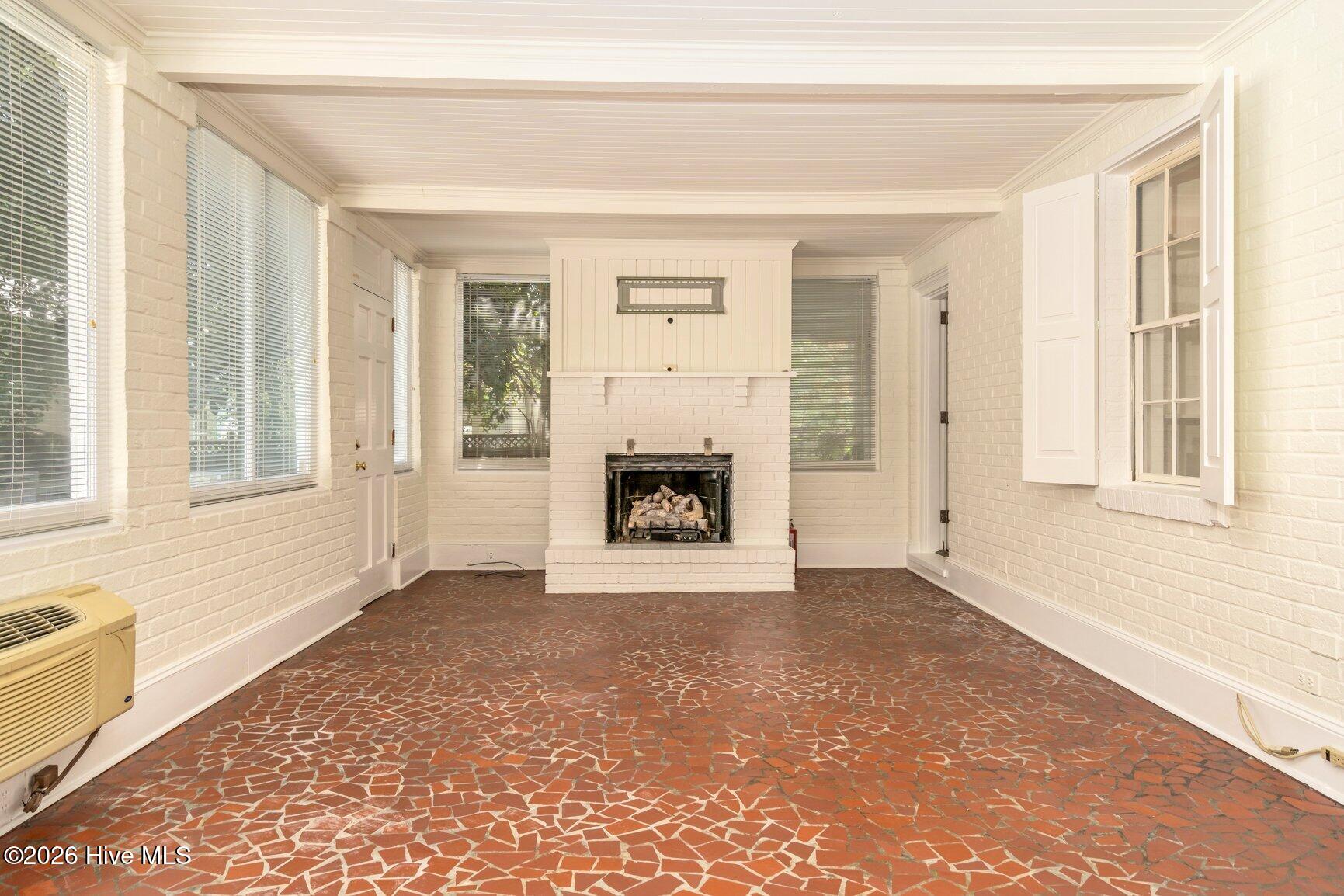 1608 Lafayette Avenue