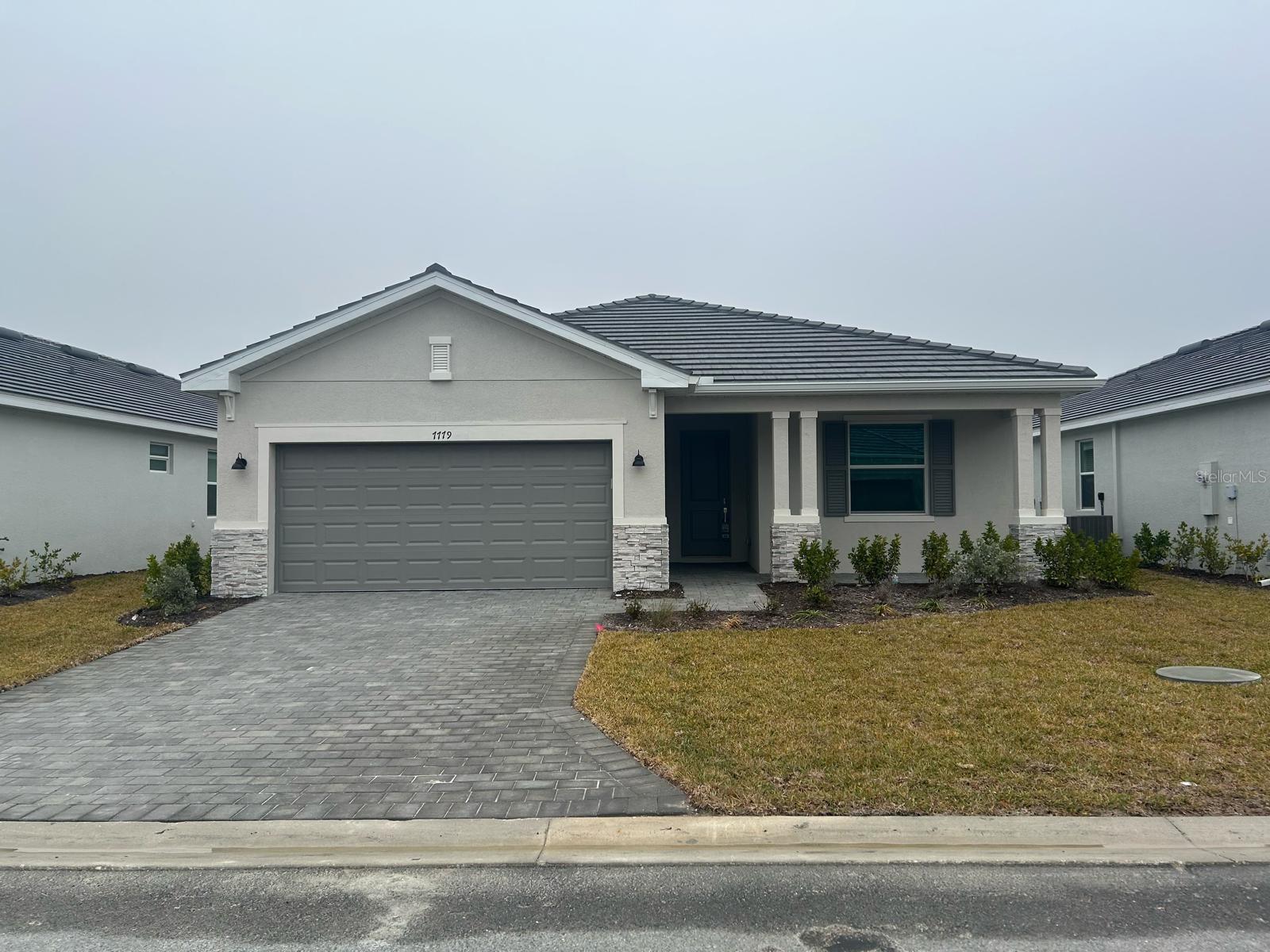 7779 LAKES EDGE LN