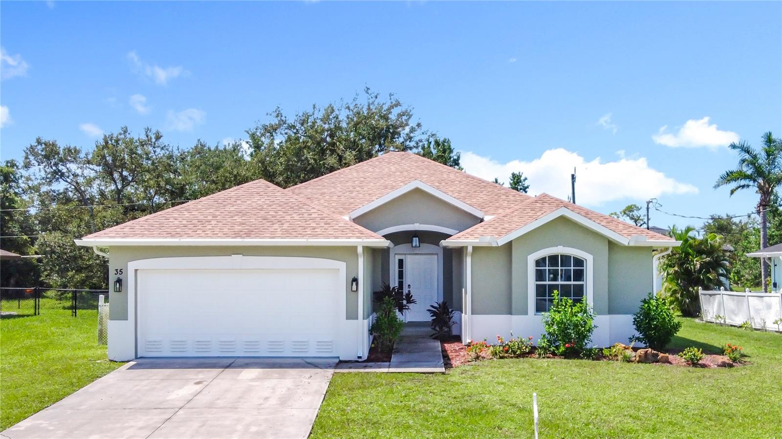 35 MARK TWAIN LN