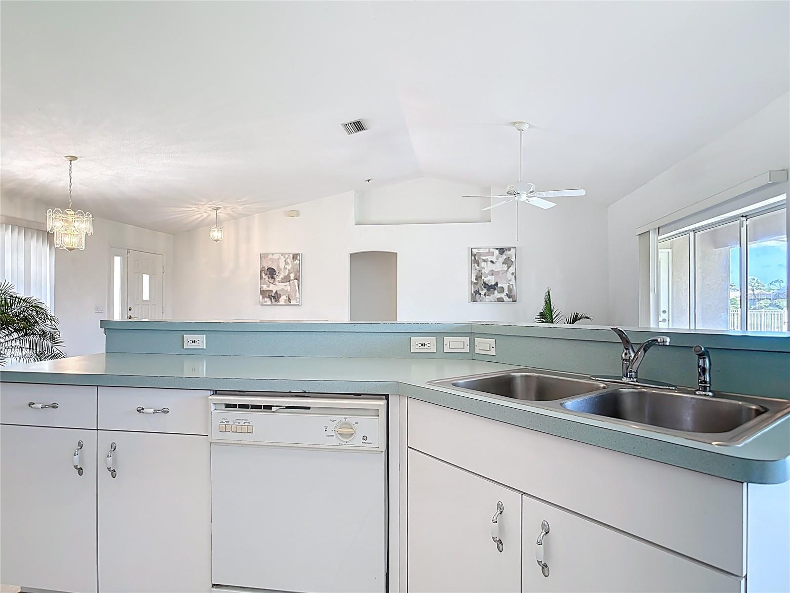 104 MARK TWAIN LN
